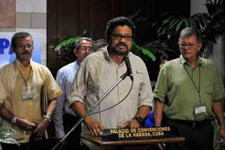 "Si las Farc tienen la decisión política vamos a firmar un acuerdo en 2015": MinInterior