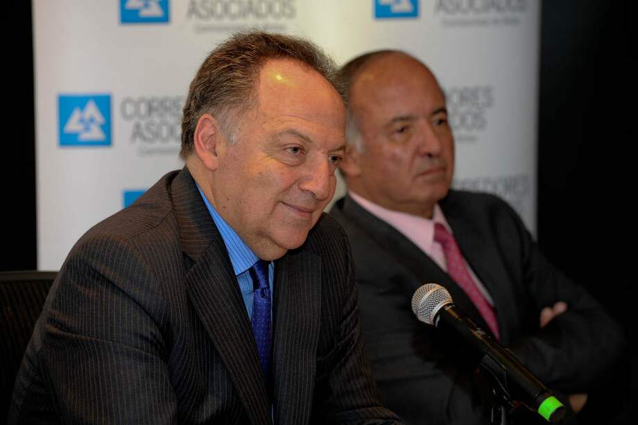 Efraín Forero, presidente de Davivienda, junto con Mauricio Botero, socio fundador de Corredores Asociados. / Andrés Torres