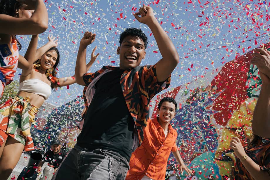 El Carnaval de Barranquilla, máximo símbolo de esta identidad, es un espectáculo para observar y una experiencia para vivir.