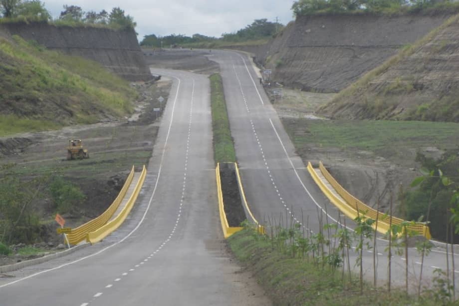 Anuncian construcción de doble calzada Ibagué - Cajamarca con aporte de privados