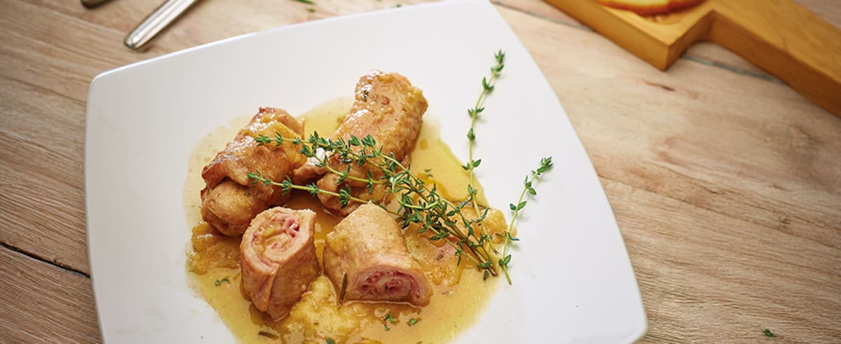 Combina ternera, jamón y queso y disfruta unos fabulosos rollitos.