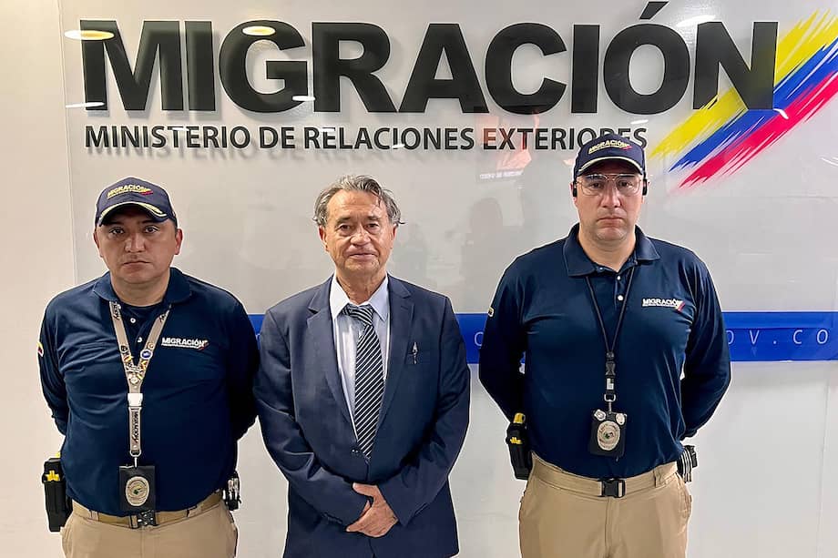 Lehder Rivas, luego de su llegada a Bogotá cuando fue detenido por las autoridades de Migración Colombia.