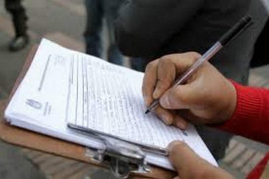 Las "desorbitantes" sumas de dinero de candidatos por firmas