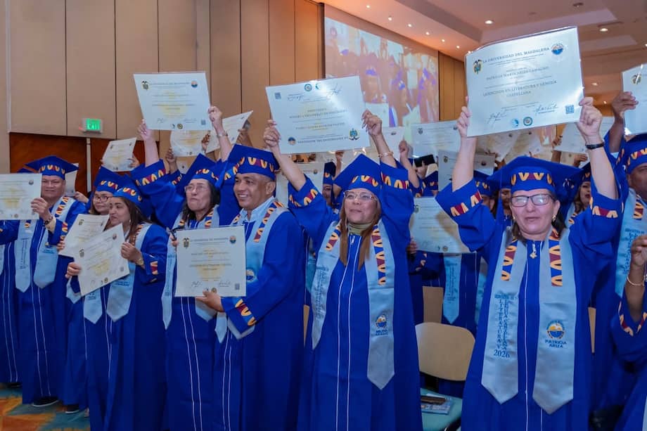 Los graduados tienen más de 45 años y experiencia en los campos en los que se graduaron.