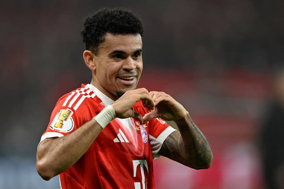 Luis Díaz celebrando su gol en las semifinales de la Copa de Alemania.