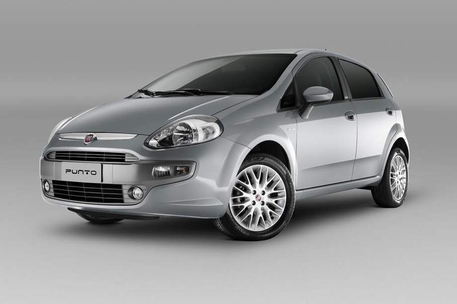 El Fiat Punto cinco puertas presenta un diseño más atractivo.
