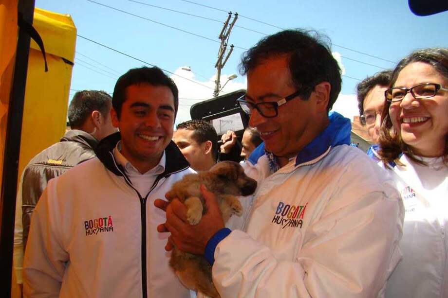 El alcalde de Ciudad Bolívar, Juan Carlos Amaya, con el alcalde de Bogotá, Gustavo Petro. / Cortesía