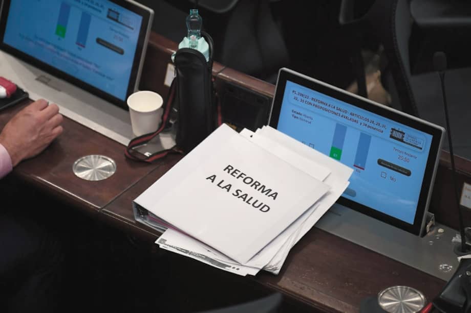 Entre los artículos por debatir de la reforma a la salud está el 2, que despierta polémica porque establece que el aseguramiento social en salud se entiende como la protección pública. / Mauricio Alvarado