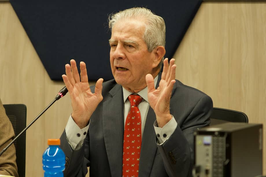 Desde 2024, el general (r) Mario Montoya Uribe no aparecia en una audiencia de la justicia transicional.