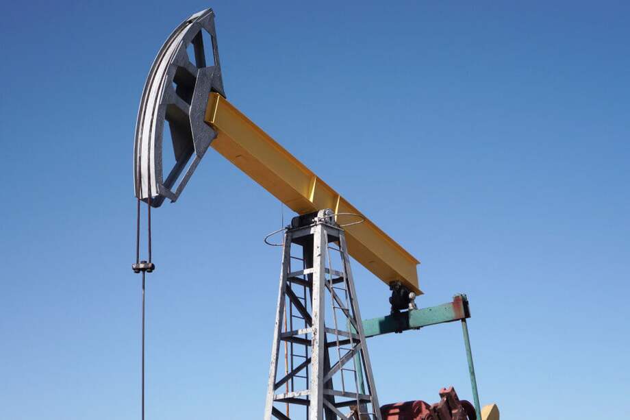 En el segundo mes del año la producción diaria promedio fue de 878.389 barriles. / Bloomberg.