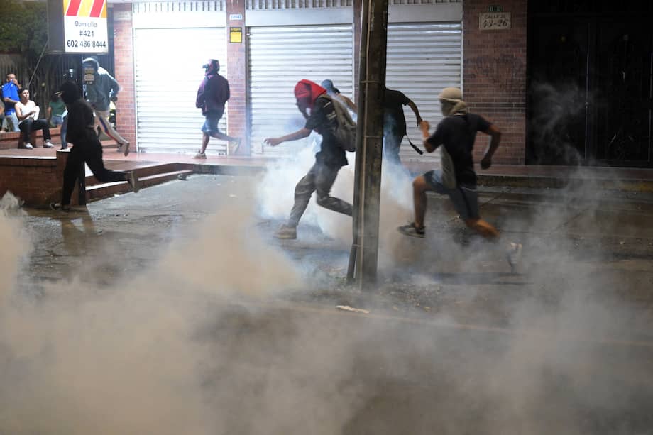 Unidades de la Undmo lanzaron gases lacrimógenos contra los manifestantes en Puerto Rellena.