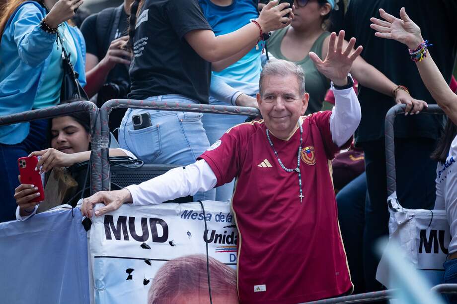El candidato opositor Edmundo González participa en un acto de campaña este jueves, en Caracas (Venezuela).