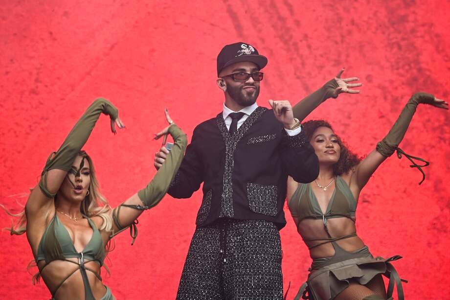 FOTODELDÍA MADRID 06/10/2024.- Actuación del artista Manuel Turizo, dentro de las actuaciones programadas con motivo del Día de la Hispanidad, este domingo en Madrid. EFE/ Víctor Lerena