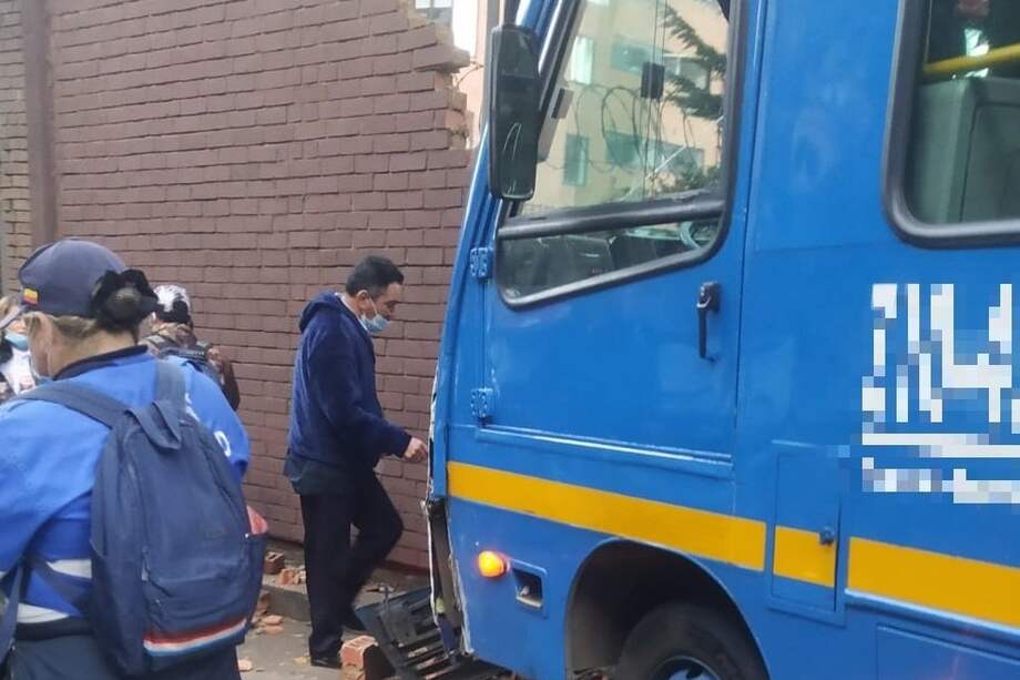 El accidente dejó diez personas heridas, pero ninguna de gravedad.