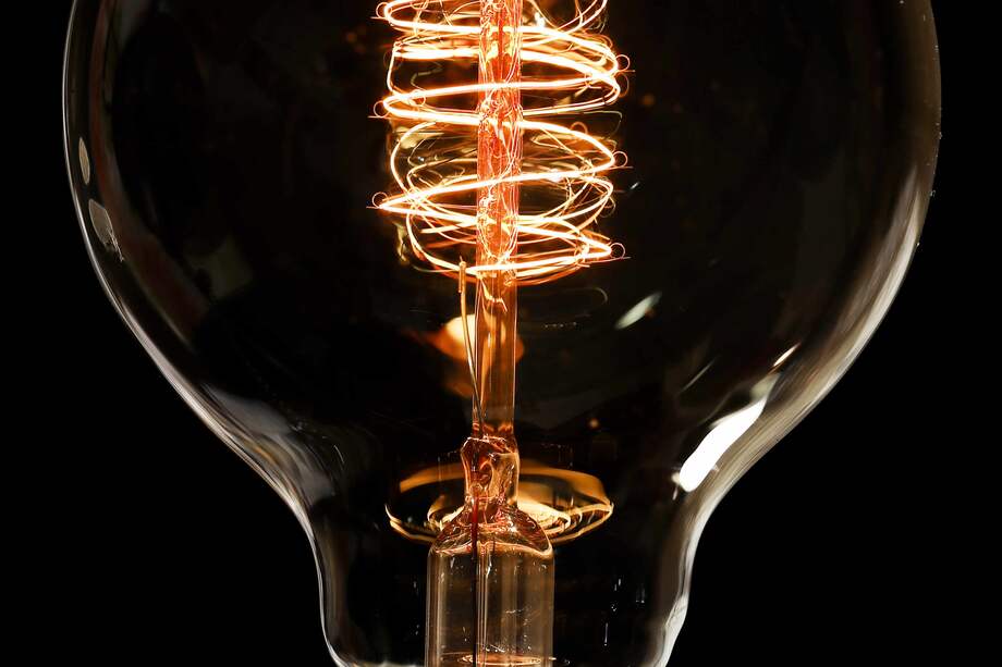 Las empresas de Acolgen destinaron $293.000 millones a inversión social y ambiental en Colombia. EFE/Jeffrey Arguedas