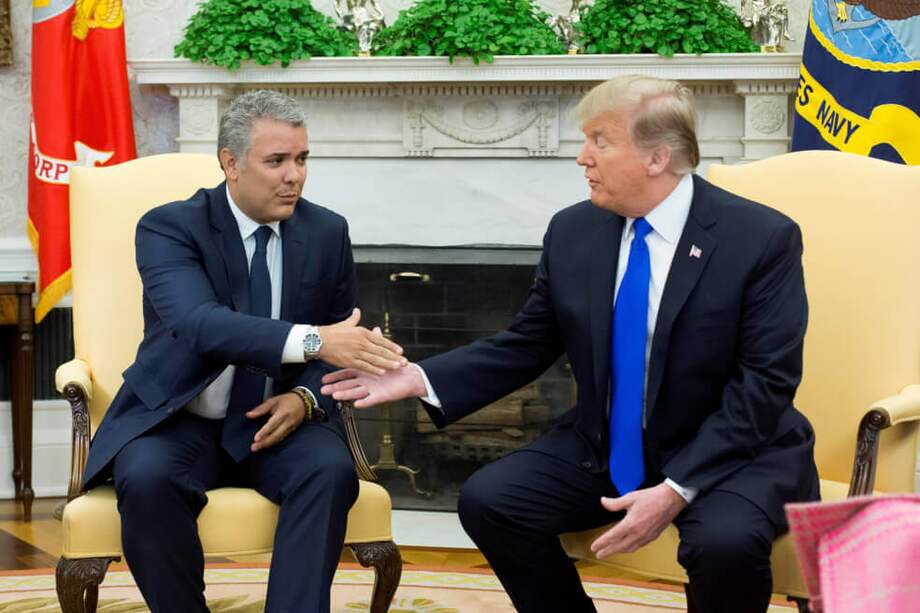 El presidente estadounidense, Donald Trump (d), recibe al presidente de Colombia, Iván Duque (i). / EFE