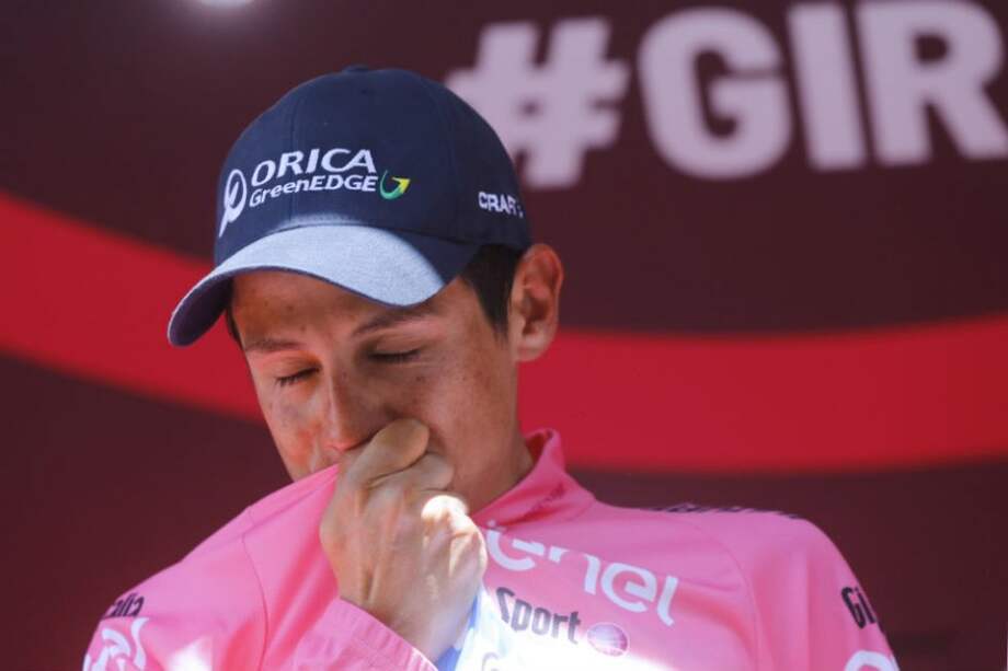 El 'Chavito' contó con una etapa de ensueño, descontó los tres minutos que lo separaban de la 'maglia rosa' y es nuevo líder del Giro. /AFP