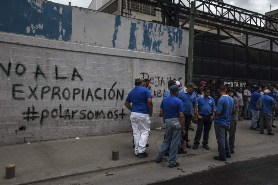 Los trabajadores de la empresa Polar no quieren la intervención estatal. / Bloomberg News