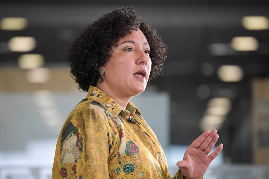 La senadora Isabel Zuleta y coordinadora del espacio de diálogo socio jurídico con las bandas criminales en Medellín y Valle de Aburrá.