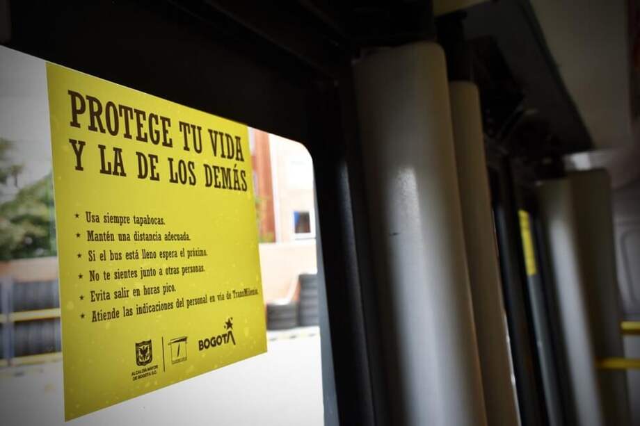 A los usuarios les son impartidas recomendaciones para prevenir el contagio. / Cortesía