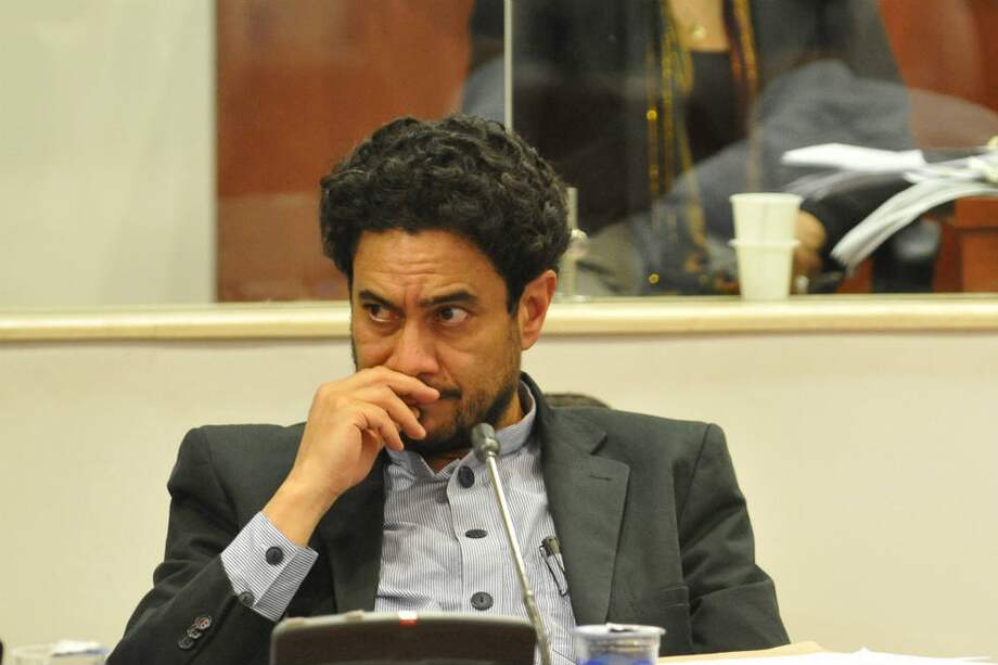 El representante Iván Cepeda, durante el debate por el caso Santoyo. / Gabriel Aponte - El Espectador