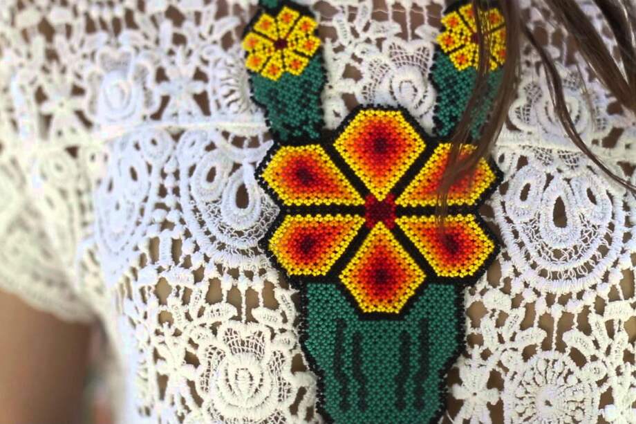 Joyería Wixaríka hecha con chaquiras / Cortesía