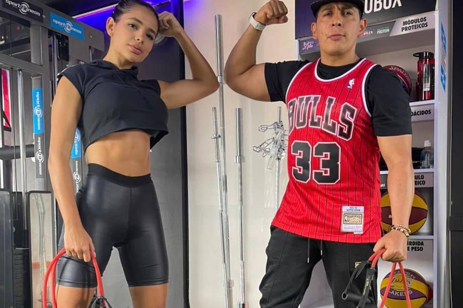 El preparador físico @camilobox_ nos explica cómo realizar 5 ejercicios con bandas elásticas.