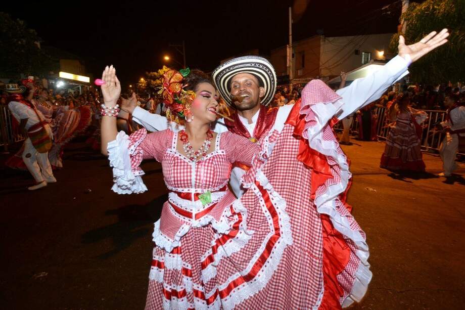 Bailarines de la comparsa El Cañonazo. / Archivo