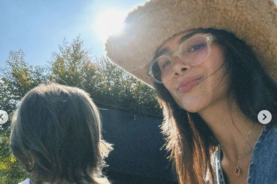 La cantante caleña compartió una serie de fotografías y videos disfrutando un día de sol con Kai, su primogénito; Mike Bahía, su pareja y los animales de su finca. Los seguidores enternecieron con las imágenes.