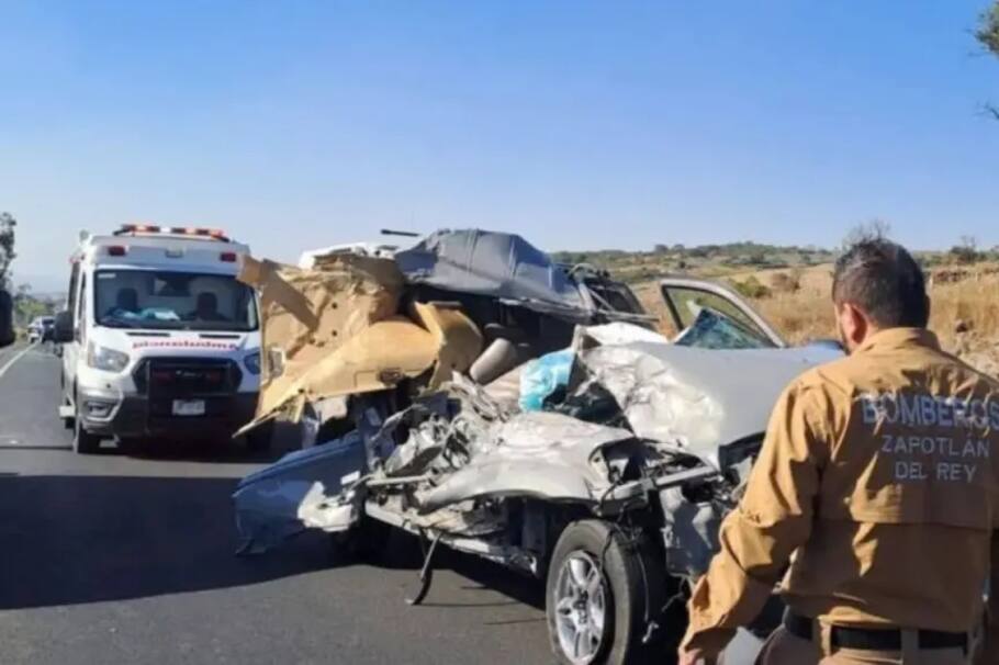 El siniestro ocurrió en la autopista México–Morelia. Familiares del artista agradecen los mensajes de solidaridad y oraciones de sus fanáticos.