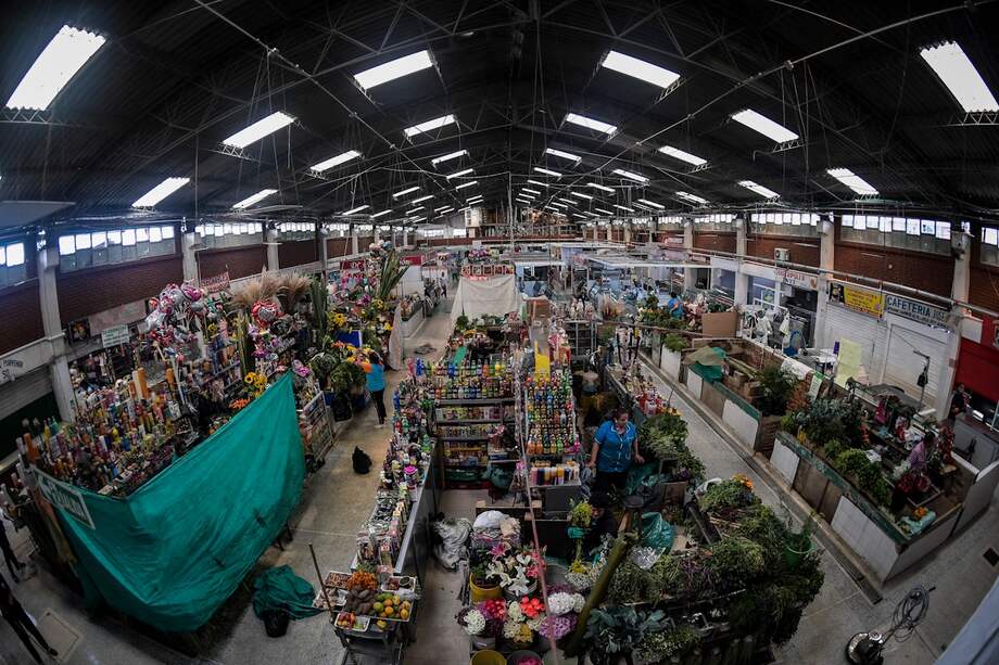 Plaza de mercado Las Ferias, en Bogotá. / Mauricio Alvarado - El Espectador