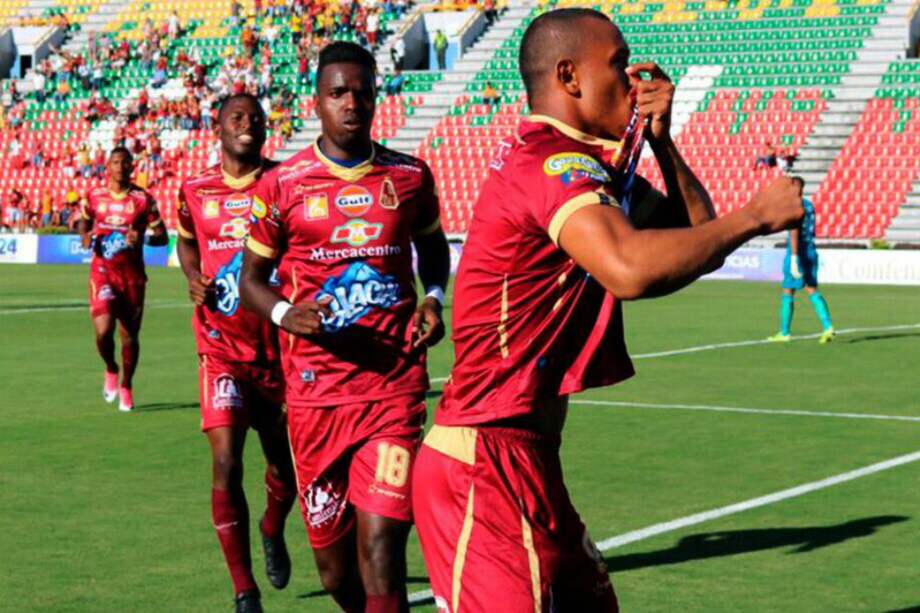 Deportes Tolima venció al Atlético Huila con gol de Danovis Banguero. / @cdtolima