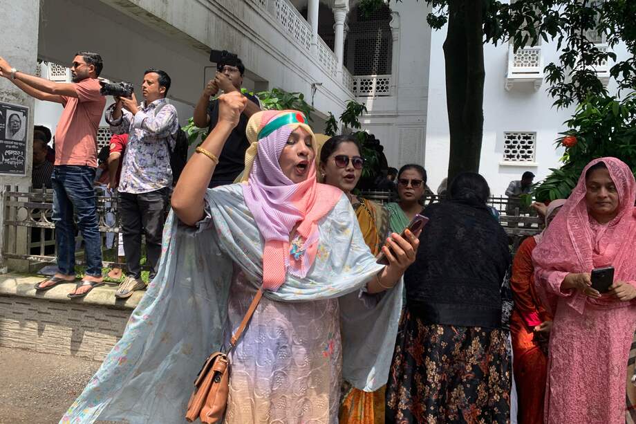 Manifestantes en las calles de la capital de Bangladés en agosto. / EFE/David Asta Alares