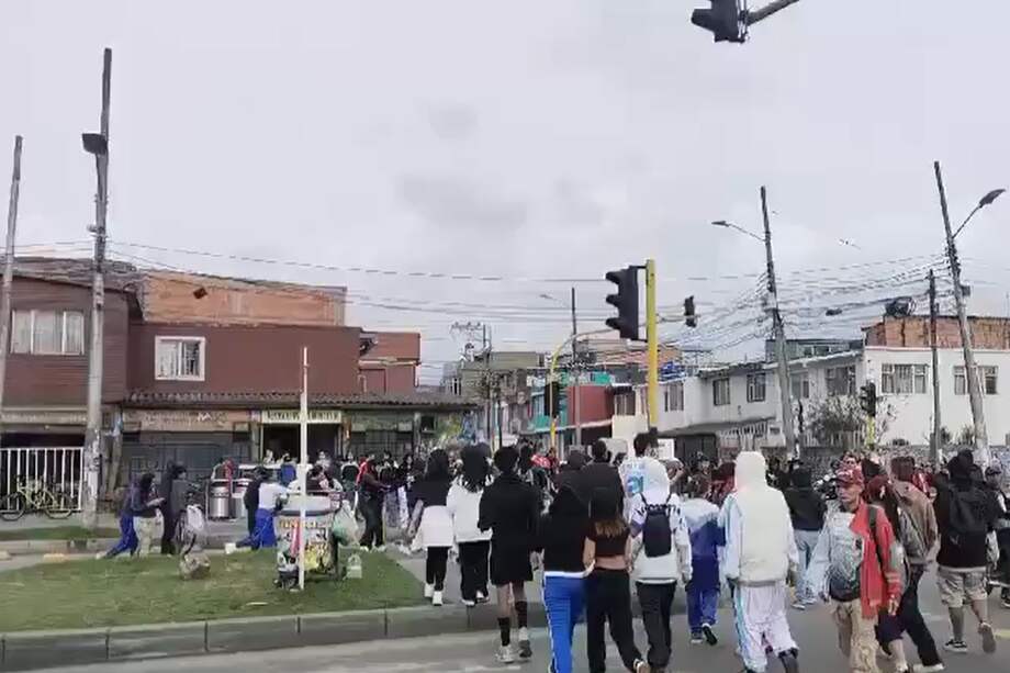 Manifestación en la transversal 78I bis con calle 41C sur.