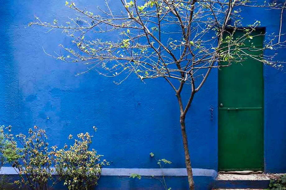 El Museo Frida Kahlo, o la Casa Azul, ubicado en Londres 247, en Coyoacán, México.