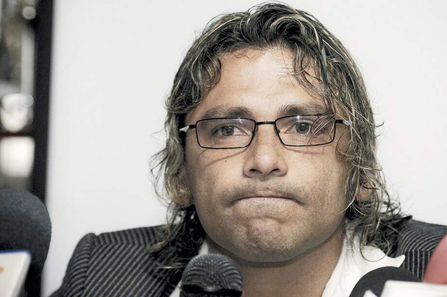 Gerardo Bedoya durante la rueda de prensa en que pidió excusas por la agresión contra Johnny Ramírez, volante del Millonarios. / Gabriel Aponte - El Espectador