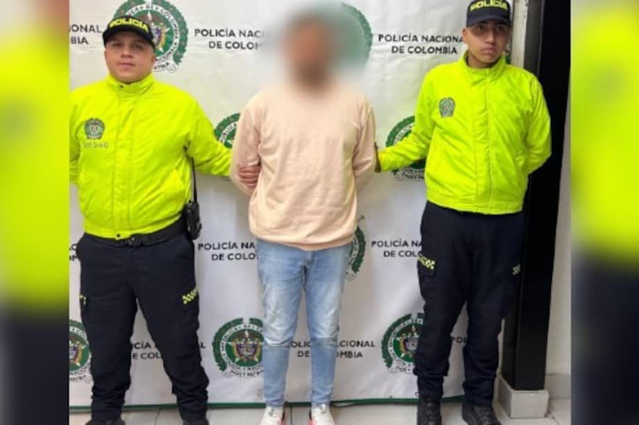 Este hombre, de 45 años, es el señalado de atentar contra la vida de su expareja tras atropellarla con el vehículo que conducía. Pese a que no aceptó cargos, fue enviado a prisión.