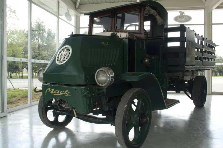 Toyota y Mack: de Aniversario
