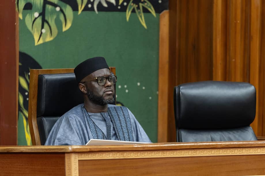 Mientras hay protestas en las calles en contra de las personas homosexuales, este sentimiento retardatario crece y es usado como comodín político.