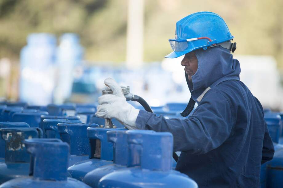 En 2021 se iniciará el proceso de sustitución de leña por GLP, con la meta de llegar a 100.00 hogares .