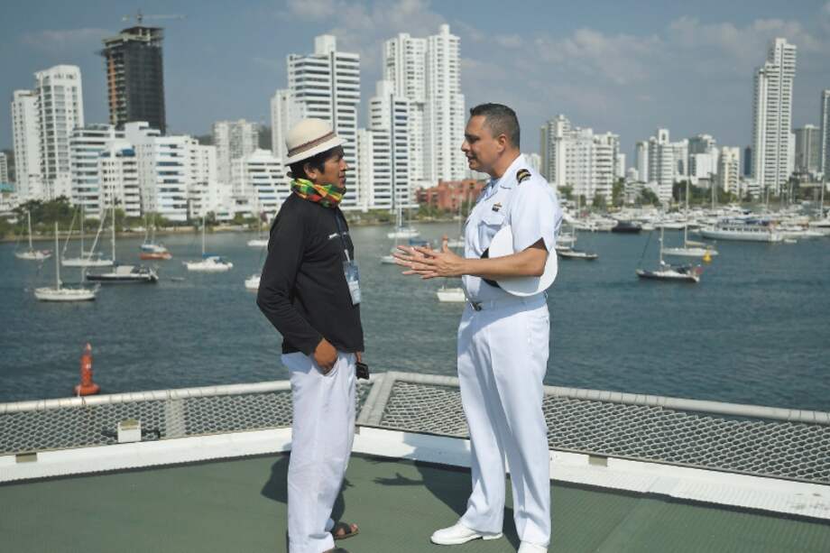 El Tata Nicolás Flores estuvo presente en un recorrido del ARC Caribe, el navío de la Armada con el que se realizará la exploración del galeón. / Mauricio Alvarado