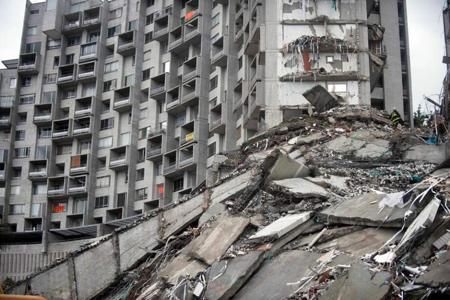 Pedirán cárcel para curador que otorgó licencias para Edificio Space