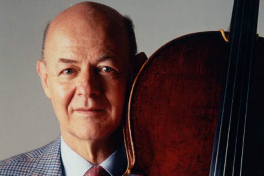 El artista mexicano Carlos Prieto.