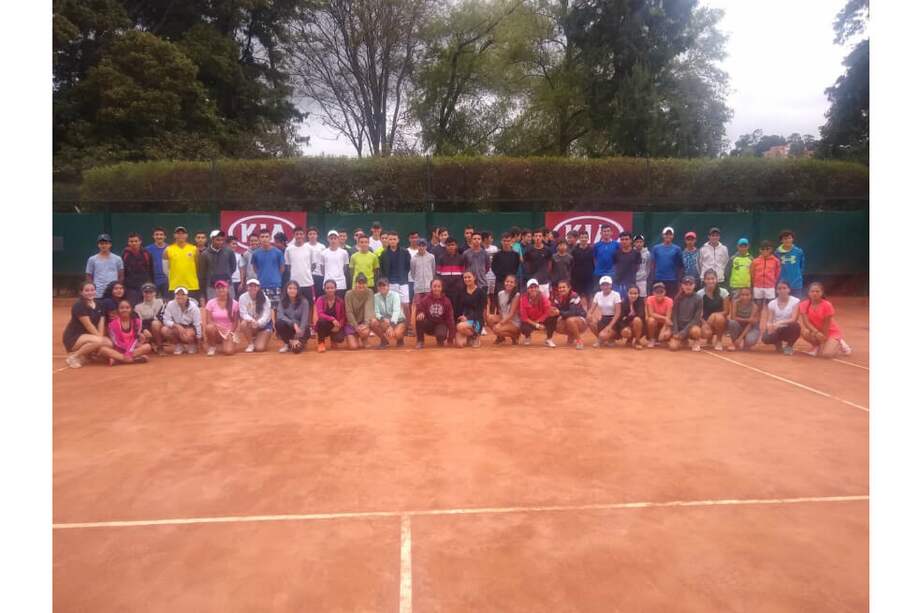 La Copa Juvenil Kia se llevará a cabo hasta el 28 de noviembre. Cerca de 90 adolescentes entre los 14 y 17 años participan en esta primera edición. / Cortesía