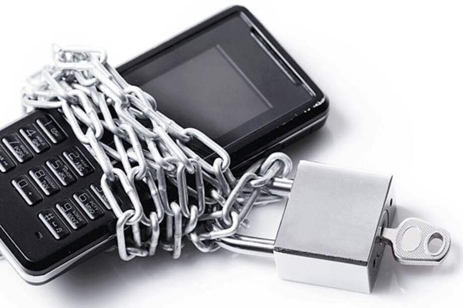 Gobierno ordena prohibir importación y exportación de celulares usados