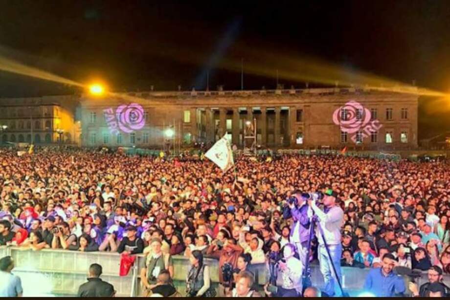 Una rosa con espinas