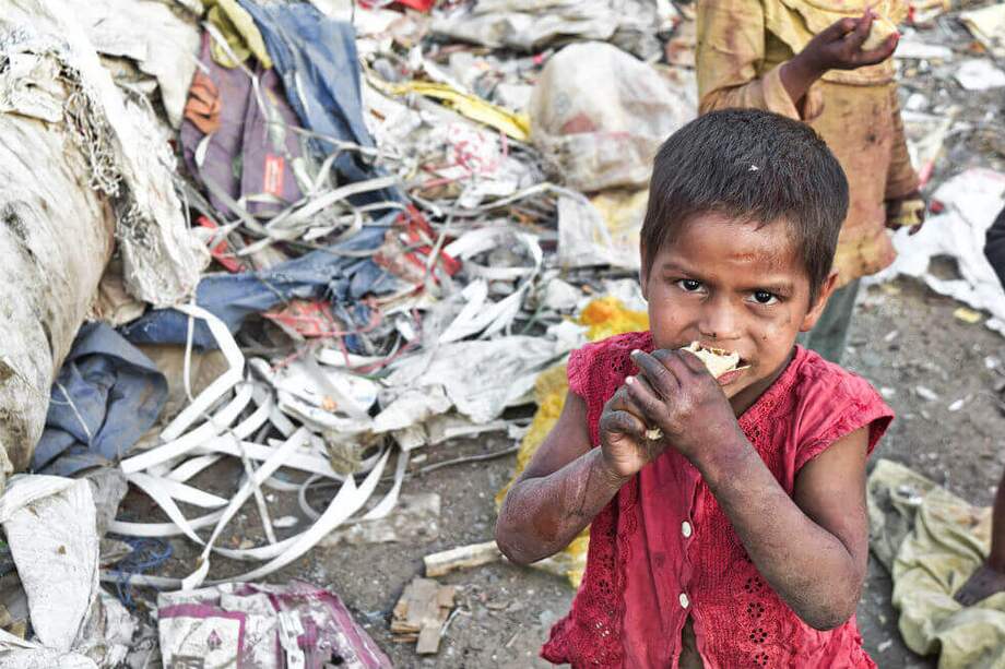 Niños y ancianos de todo el mundo son los más vulnerables ante los alarmantes niveles de contaminación ambiental que hay en la actualidad. / Pixabay