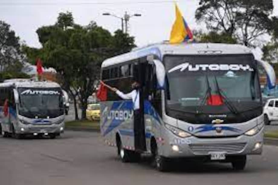 Los transportadores de pasajeros por tierra piden tarifas diferenciales en peajes y combustibles.