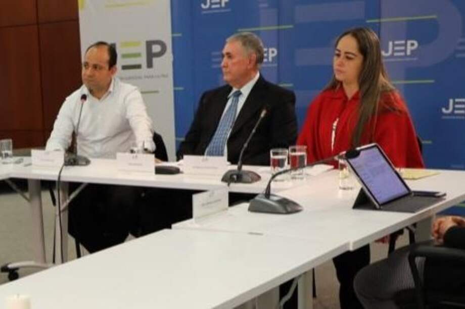 Las familias presentan informes orales y escritos. / El Espectador.