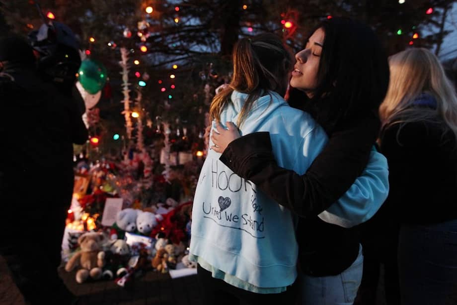 EE.UU. despidió primeras víctimas de masacre de Connecticut